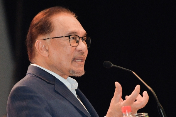 PM Anwar claims threatened by European MPs for rallying behind Palestine in Gaza conflict