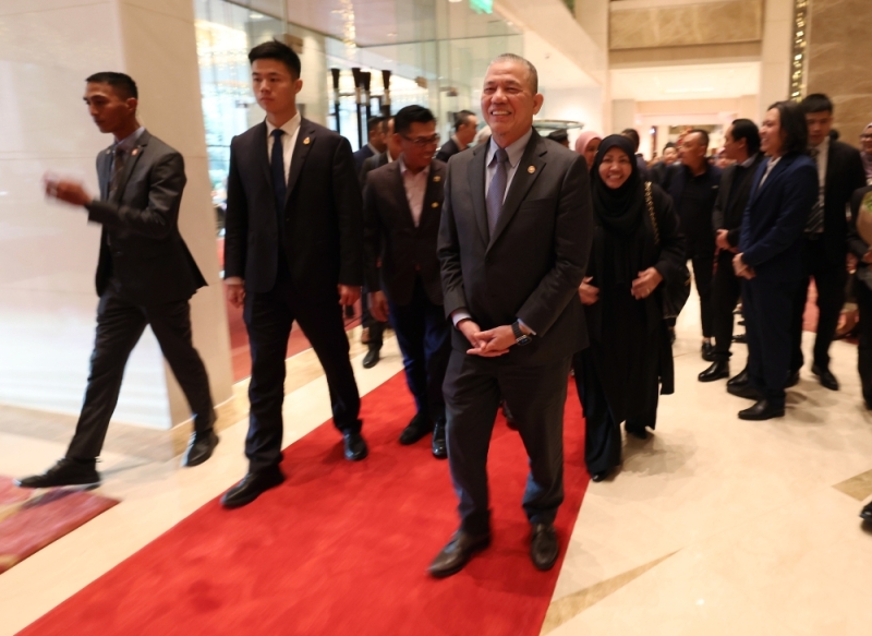 DPM Fadillah arrives in China on palm oil trade mission DPM Fadillah arrives in China on palm oil trade mission