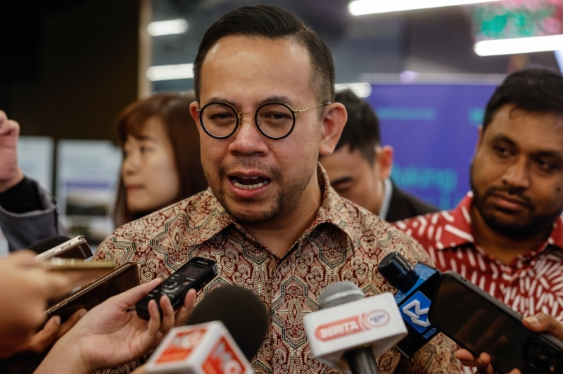 HR Ministry to expedite implementation of Progressive Wage Policy pilot project, says minister