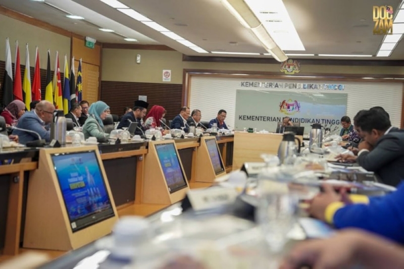 MoHE to present four themes of Bumiputera higher education resolutions at economic congress MoHE to present four themes of Bumiputera higher education resolutions at economic congress