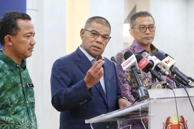 Saifuddin reminds employers to get their foreign worker affairs in order before March 31 Saifuddin reminds employers to get their foreign worker affairs in order before March 31