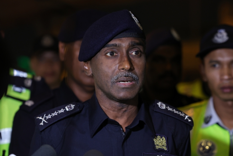Johor top cop: 14 local men, three foreigners arrested for offering unlicensed loans Johor top cop: 14 local men, three foreigners arrested for offering unlicensed loans