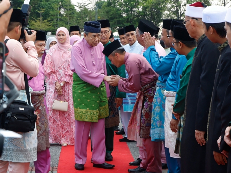 Selangor Sultan officiates Setia Alam Mosque Selangor Sultan officiates Setia Alam Mosque