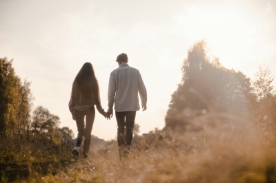 Is ‘boyfriend sickness’ really so unusual? ‘Boyfriend sickness’ is actually a normal process at the start of a relationship. — ETX Studio pic