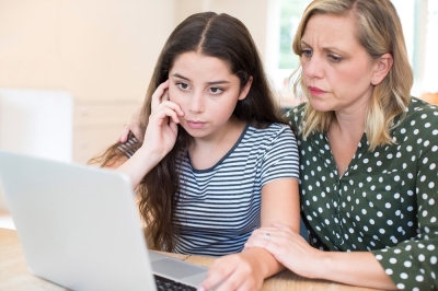 Banning social networks may not be the answer to improving young people’s mental health, say researchers The researchers advocate supporting children’s online well-being. — ETX Studio pic