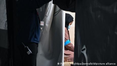 Afghanistan: What happens to single moms under Taliban rule? Being a single mother in Afghanistan often means fighting for survival. Under the Taliban, options to earn money are few and far between — and many of the women are simply left at the mercy of their relatives. — DW pic