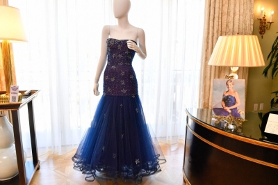 Handbags and ball gowns: Princess Diana finery goes under the hammer Princess Diana's 1986 midnight-blue Murray Arbeid dress, is on display at Julien's Auctions' press preview of