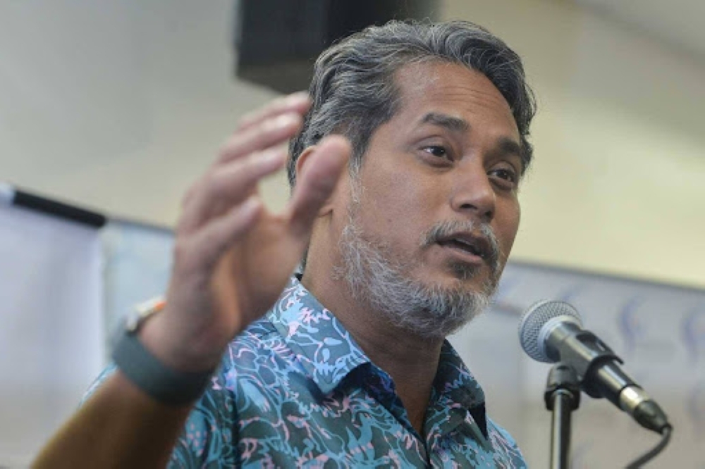 KJ leaves his imprint in world of technology with launch of Versa Quest Khairy Jamaludin is all set to leave his imprint in the world of technology. -- Picture by Miera Zulyana