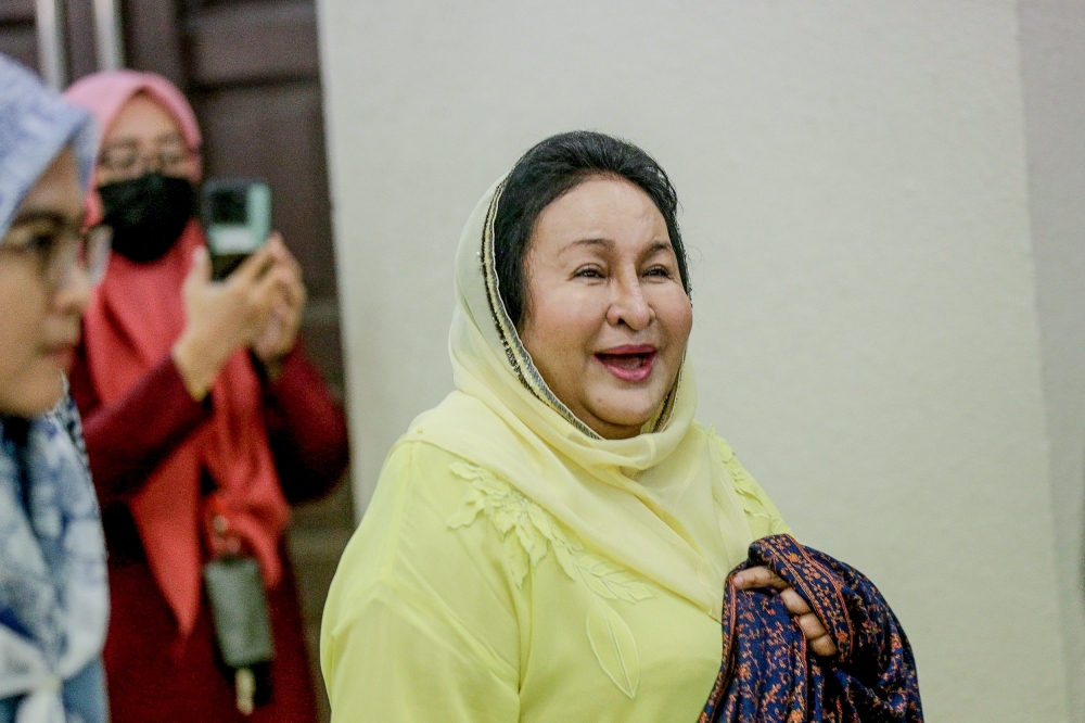 Rosmah succeeds in getting judge to withdraw from 1MDB’s RM1.6b suit against her A file photograph shows Datin Seri Rosmah Mansor arriving at the Kuala Lumpur Court Complex on June 4, 2024. — Picture by Sayuti Zainudin