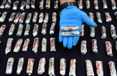 New Year’s Eve drug bust: Five nabbed, narcotics worth RM1.08m seized and mini lab uncovered in Selangor raids Some of the seized drugs were displayed during a press conference at the Selangor Police Contingent Headquarters, January 3, 2024. — Bernama pic
