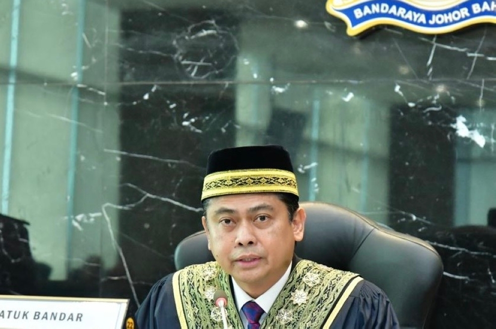 JB City Council prepared to review suitability of alcoholic beverage sales, says mayor Newly-minted Johor Baru Mayor, Datuk Mohd Haffiz Ahmad said the policy’s suitability will be reviewed from time-to-time and it will also depend on public objections. — Picture by Ben Tan