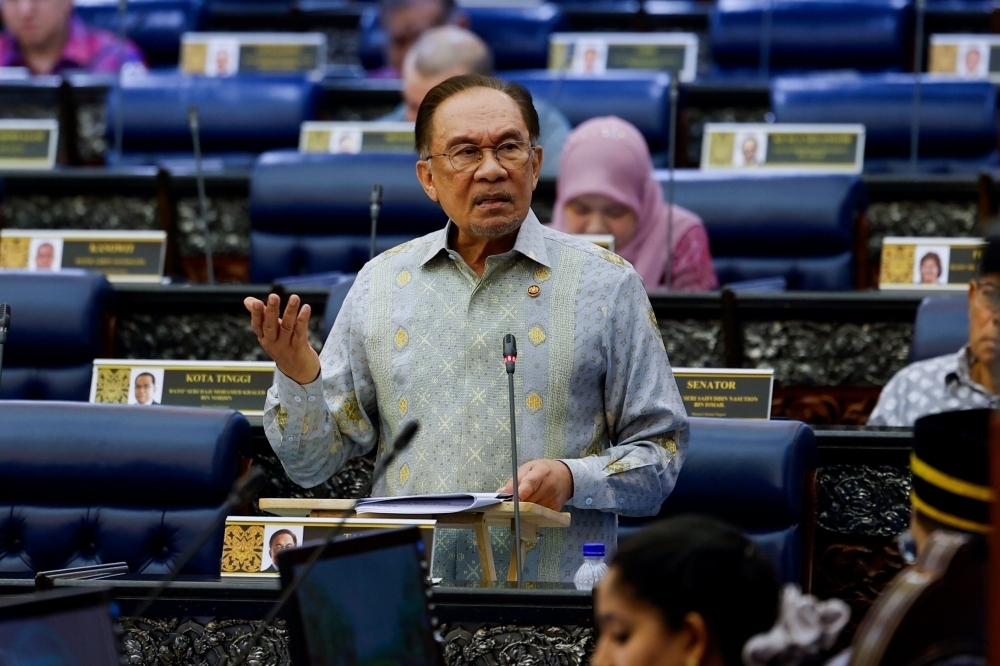 PM Anwar: Sosma stays, but must not be abused like ISA Prime Minister Datuk Seri Anwar Ibrahim agreed that the laws must be clear and he was against the misuse of such law similar to the repealed Internal Security Act 1960. — Bernama pic