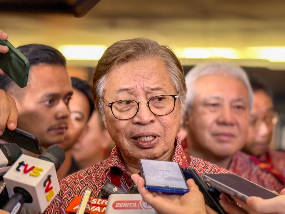 Abang Johari dismisses Sarawak Cabinet reshuffle talk, says status quo remains Abang Johari speaks to reporters after the closing ceremony of the PBB Convention in Kuching February 16, 2025. — The Borneo Post pic