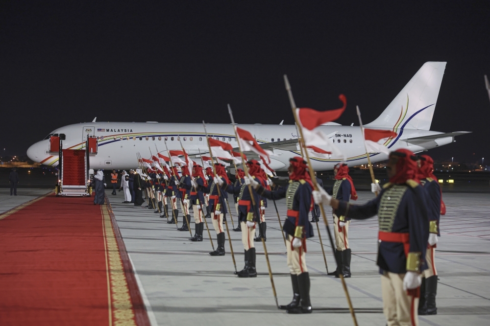 PM Anwar’s first official visit to aluminium-producer Bahrain to include economic talks and intra-Islam dialogue Prime Minister Datuk Seri Anwar Ibrahim is on a three-day official visit to Bahrain under the invitation of Bahrain’s Crown Prince and Prime Minister Salman Hamad Al Khalifa. — Bernama pic