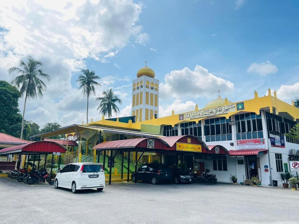 Worshippers’ donations push Kuala Krai mosque’s tarawih imam pay to five figures, on top of housing, food and transport Tengku Muhammad Faris Petra Mosque is offering a RM6,000 allowance for an imam to lead tarawih prayers during the holy month of Ramadan. — Picture courtesy of Facebook