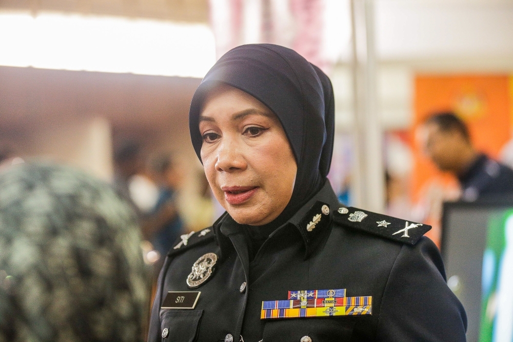 Police nab food vendor in Kuching for possession of child and adult sexual abuse materials Bukit Aman Criminal Investigation Department (CID) Sexual, Women and Children’s Division (D11) principal assistant director SAC Siti Kamsiah Hassan said the arrest of the 36-year-old man led to the discovery of various child and adult sexual abuse materials on his phone. — Picture by Sayuti Zainudin