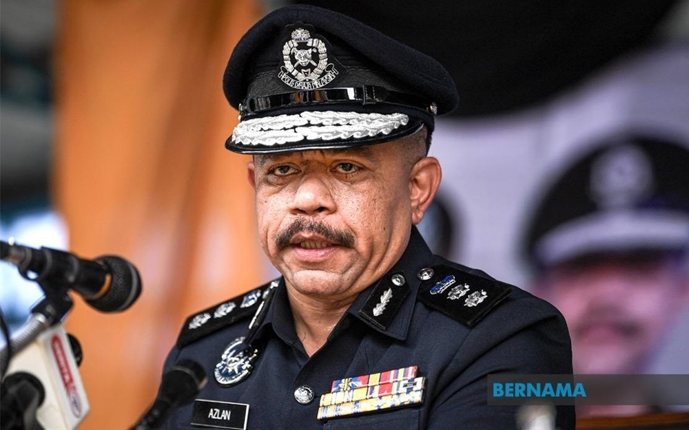 Shots fired as Subang Jaya police nab two men fleeing house break-in Subang Jaya district police chief Assistant Commissioner Wan Azlan Wan Mamat said investigations will be conducted under Section 457 of the Penal Code for house breaking and Section 307 of the Penal Code for attempted murder. — Picture via X/Bernama