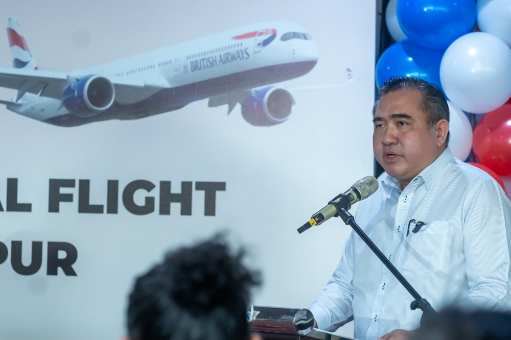 Anthony Loke: JPJ mobile counters deployed to assist Putra Heights fire victims replace lost licences, road tax Transport Minister Anthony Loke said the counters will be set up at strategic locations for easy access by victims. — Picture by Raymond Manuel