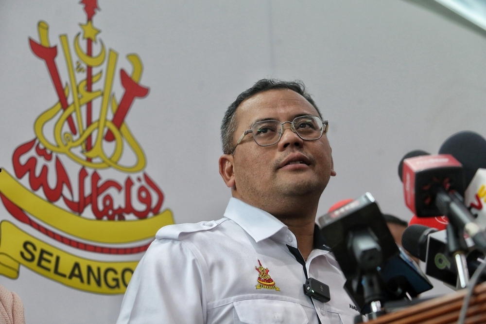 Putra Heights fire: Victim registration closes at noon tomorrow, says MB Selangor Menteri Besar Datuk Seri Amirudin Shari said this would allow victims who had just returned from their villages after the Hari Raya Aidilfitri celebration and those who did not reside in PPS from being left behind in receiving the assistance that had been announced previously. — Picture by Choo Choy May