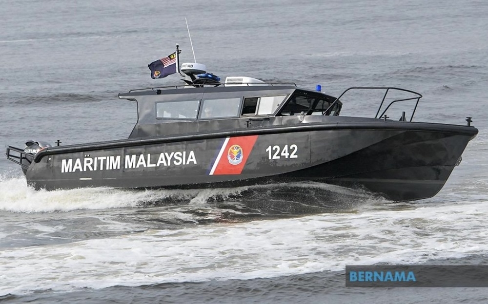 Maritime Malaysia: Smugglers shifting to sea routes, 10 ‘hotspots’ identified along Kelantan coast The Malaysian Maritime Enforcement Agency has identified a shift to sea routes for smuggling and illegal entry near Kelantan after land smuggling route closures, with hotspots in Pengkalan Kubor, Tok Bali, and Kota Bharu. — Bernama pic
