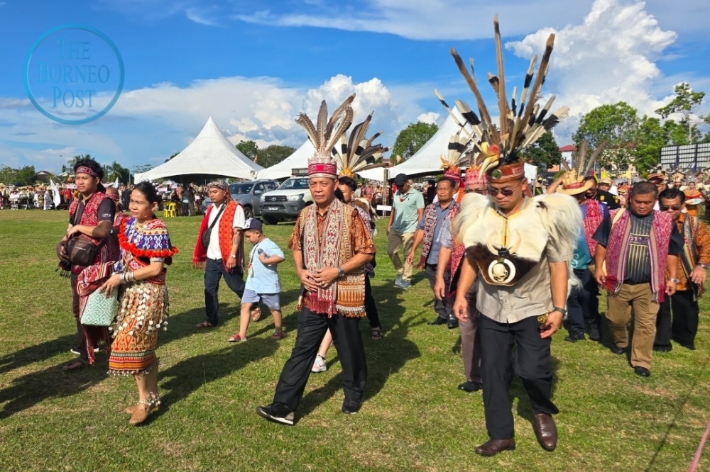Miri’s ‘Niti Daun’ parade ushers in Gawai spirit with indigenous pride on full display (VIDEO) Penguang (2nd right) leads the ‘Niti Daun’ parade, marking his role as Tuai Gawai in this year’s vibrant Gawai Dayak celebrations. — The Borneo Post pic