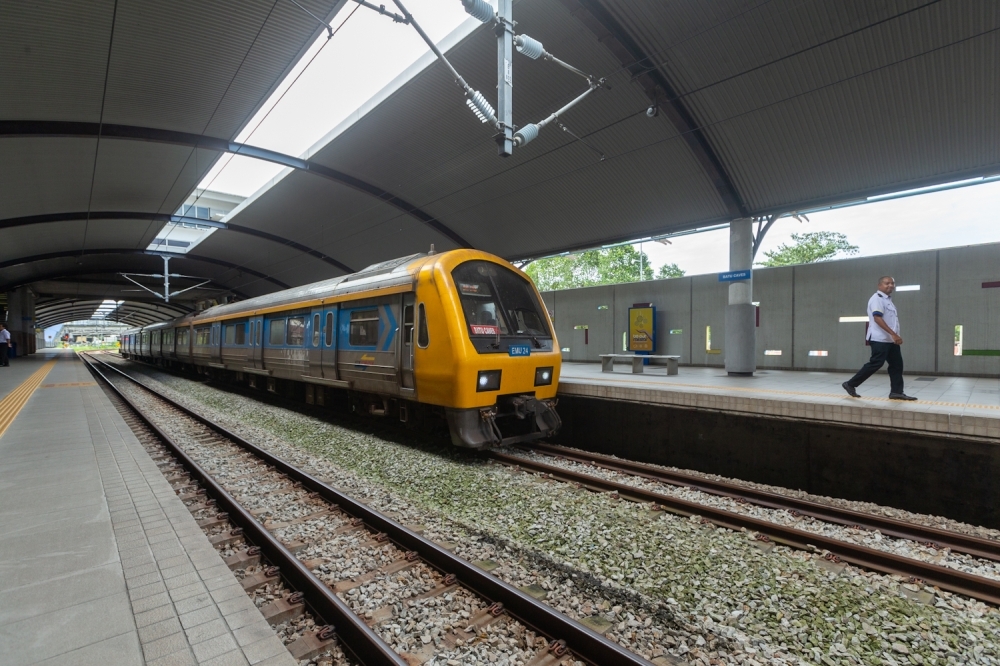 KTMB: Signal works between Kepong and Salak Selatan to affect these KTM Komuter, ETS routes from May 24–26 The affected KTM Komuter routes are the Pulau Sebang–Batu Caves–Pulau Sebang and Tanjung Malim–KL Sentral–Tanjung Malim lines. — Picture By Raymond Manuel