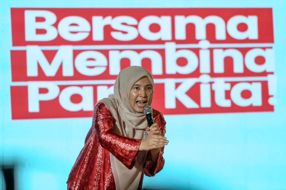 ‘Be the change’: PKR to mandate anti-graft, tax law training for its leaders, says Nurul Izzah Nurul Izzah Anwar today said PKR will mandate anti-graft and tax law training for party leaders to curb misconduct within the party. — Bernama pic