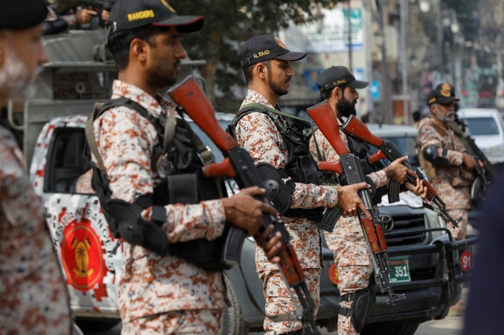 Sources: Explosive-laden car kills 13 Pakistani soldiers near Afghan border in deadly convoy attack