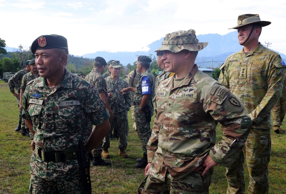 Division 5 commander Maj Gen Datuk Malek Razak Sulaiman (left) with Deputy Commanding General Operation US Army Pacific Command (25ID-USARPAC) Brig Gen Kevin Williams (centre) and Deputy Commanding General Operation US Army Pacific Command (25ID-USARPAC) Brig Gen Kevin Williams during the launch of Keris Strike Exercise Series 29/2024 in Kota Belud, June 28, 2024. — Bernama file pic Division 5 commander Maj Gen Datuk Malek Razak Sulaiman (left) with Deputy Commanding General Operation US Army Pacific Command (25ID-USARPAC) Brig Gen Kevin Williams (centre) and Deputy Commanding General Operation US Army Pacific Command (25ID-USARPAC) Brig Gen Kevin Williams during the launch of Keris Strike Exercise Series 29/2024 in Kota Belud, June 28, 2024. — Bernama file pic