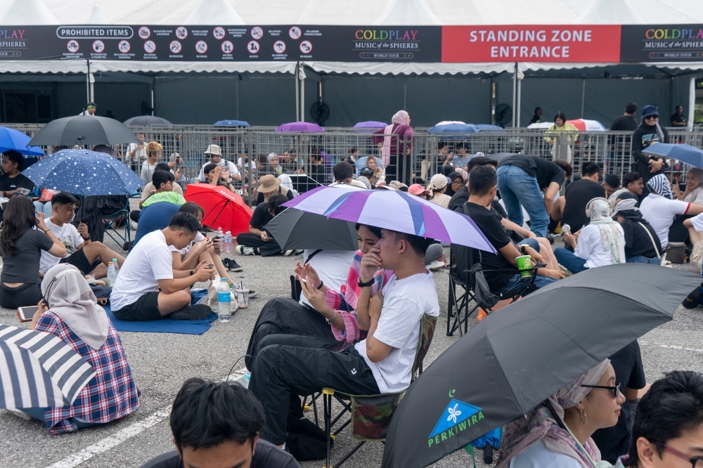 Can you sue over a cancelled concert? What to know about refunds, tribunals, and class action options In cases of event or concert cancellation by the organiser, ticket purchasers are generally entitled for a full refund of the ticket price. — Picture by Shafwan Zaidon.