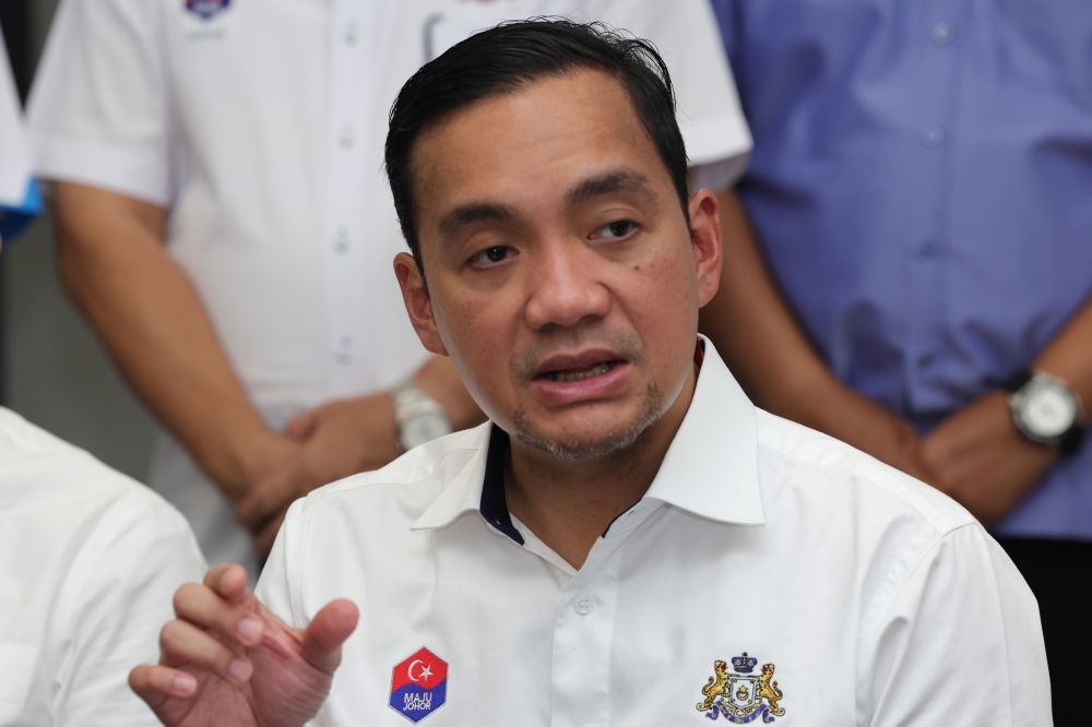 ‘Alarming’ nurse crisis: Johor, MOH agree on urgent staffing for hospital upgrades Johor Menteri Besar Datuk Onn Hafiz Ghazi said these key matters were discussed during a meeting between the state delegation and Health Minister Datuk Seri Dr Dzulkefly Ahmad in Putrajaya yesterday. — Bernama file pic