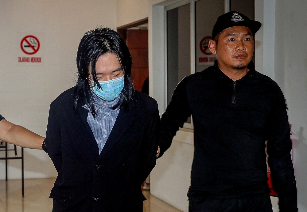 Man Arrested After Stabbing Ex-Girlfriend in Daejeon