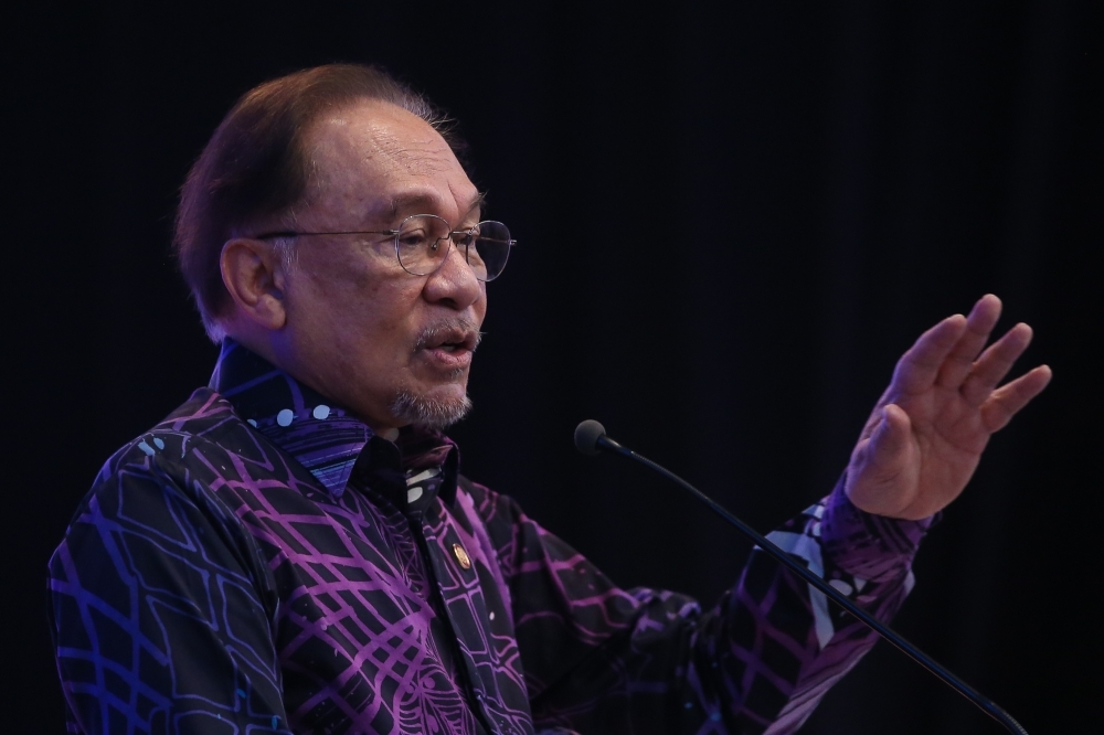 Anwar to table 13th Malaysia Plan in Dewan Rakyat today The focus of today’s Dewan Rakyat sitting is on the tabling of the 13th Malaysia Plan (13MP) by Prime Minister Datuk Seri Anwar Ibrahim, a roadmap that will chart the nation’s five-year development plan from 2026 to 2030. —Picture by Yusof Isa