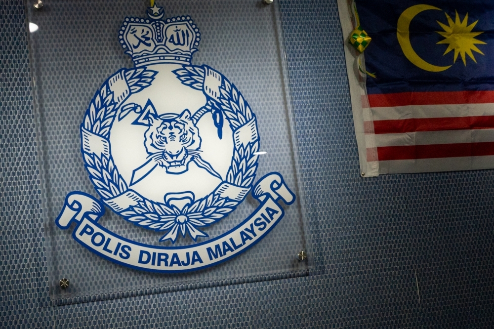 Knife attack at Pudu Market leaves cop seriously injured; suspect arrested, drugs seized A policeman was seriously injured after being stabbed with a knife by a man while conducting a crime prevention patrol at Pudu Market, Jalan Yew, yesterday afternoon. — Picture by Raymond Manuel