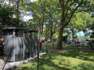 Bog Apple: New York turns to pod toilets in public loo crisis A ‘Portland Loo’ stands in Harlem’s Thomas Jefferson Park, part of New York City’s push to fix its chronic restroom shortage. With vandalised facilities and toilet deserts across the boroughs, the city is banking on these modular, city-proof loos to curb public urination. — AFP pic