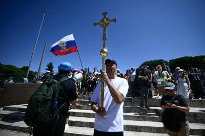 Thousands of young Catholics gather in Rome for Pope Leo XIV’s youth vigil A Russian pilgrim holds a crucifix while arriving for a mass confession event at Circus Maximus, held under tents as part of the Youth Jubilee. Around one million people are expected to attend the final Mass on August 3 with Pope Leo XIV at Tor Vergata, just over two months after he became the first American pontiff. — AFP pic
