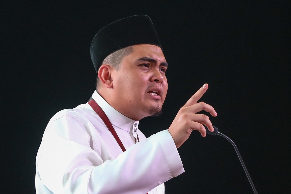 Penang DAP to file police report over ‘illegal’ Umno Youth-led rally on upside-down flag controversy Penang DAP will be lodging a police report against an illegal gathering organised by Umno Youth chief Datuk Dr Muhamad Akmal Saleh in Kepala Batas this evening. — Picture by Yusof Mat Isa