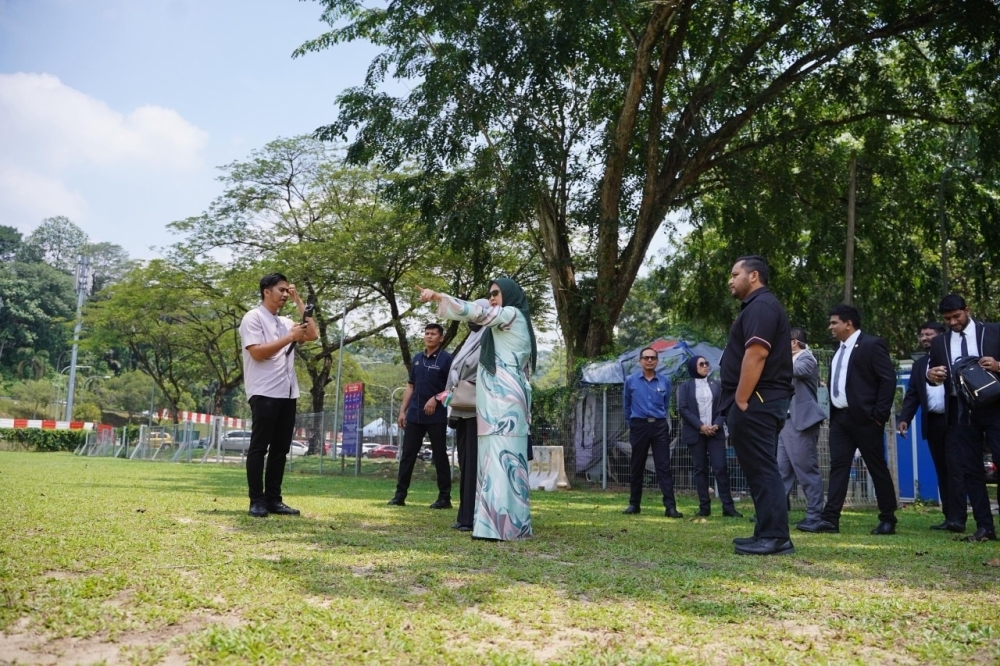 Federal Territories minister orders DBKL to open Padang Merbok to the public for leisure activities Kuala Lumpur City Hall (DBKL) has been directed to open the gates of Padang Merbok to the public as a recreational space for families and the community. — Picture via Facebook/Dr Zaliha Mustafa