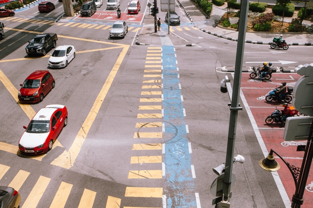 MyJalan app proves successful as 11,860 road damage complaints resolved, says works minister The Works Ministry has resolved 11,860, or 95.19 per cent, of the 12,459 road damage complaints received through the MyJalan app. — Picture by Raymond Manuel