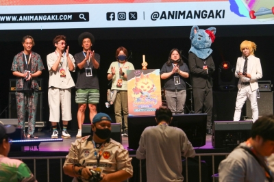 AniManGaki 2025 is here: What’s this vibrant event all about and why fans love it AniManGaki founder Yvonne Sing (3rd right) beams with joy after launching the 2025 event at MIECC. — Picture by Choo Choy May