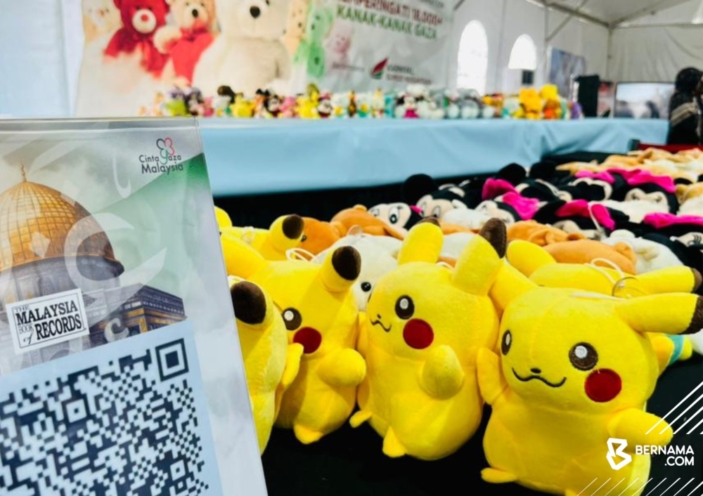 Dataran Merdeka turns into sea of teddy bears in show of solidarity with Palestine Thousands of colourful teddy bears arranged to form a map of Palestine during a Sumud Nusantara solidarity drive that entered the Malaysia Book of Records for the ‘Most Teddy Bears in a Map Formation’ on August 24, 2025. — Picture from X/Bernama