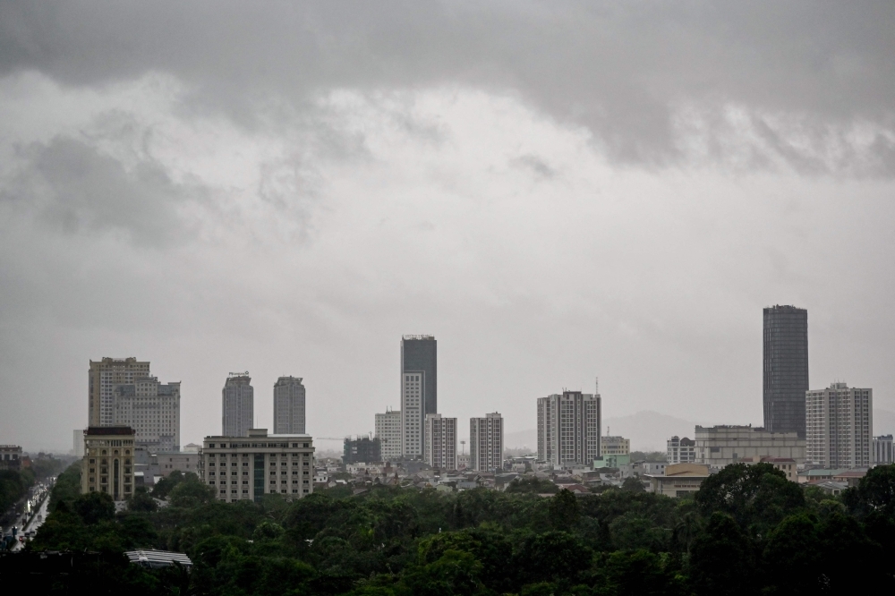 Flights cancelled, airports closed as Typhoon Kajiki barrels into central Vietnam
