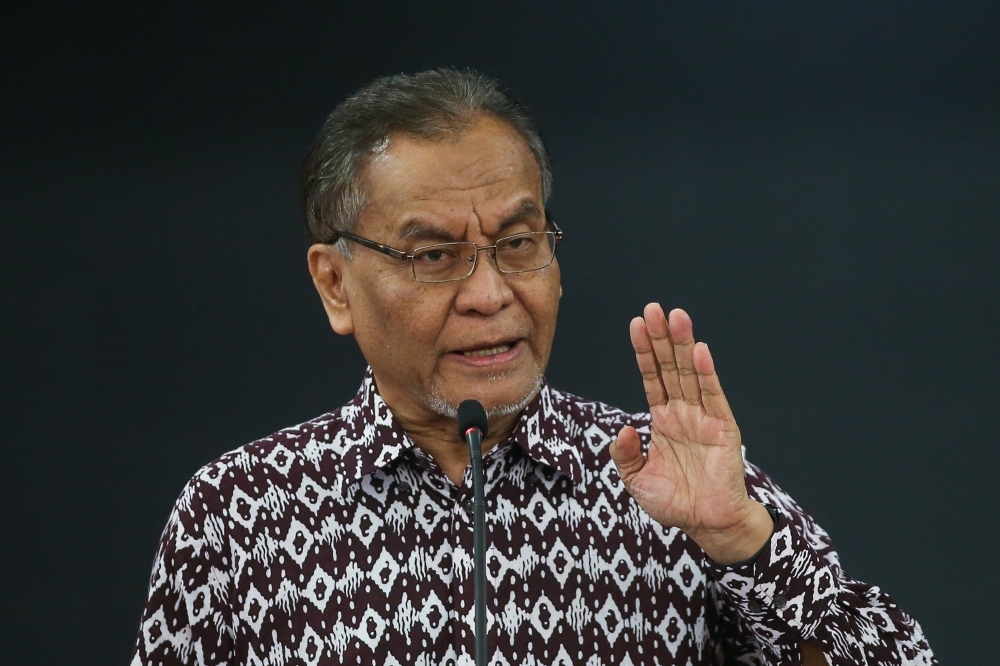 MoH tackling staffing shortfall at new RM380m Pasir Gudang Hospital, full launch by mid-2026, says Dzulkefly Health Minister Datuk Seri Dzulkefly Ahmad said the ministry is placing special emphasis on strengthening the healthcare workforce at the Pasir Gudang Hospital to ensure the facility operates effectively. — Picture by Yusof Mat Isa