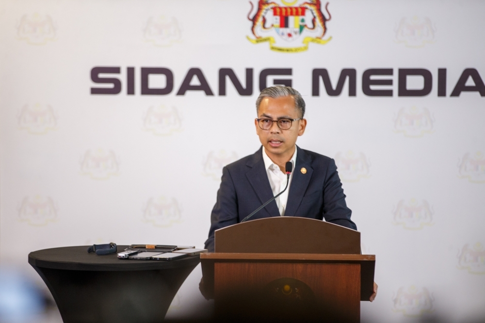 Home Ministry told to step up security at events involving state rulers after Perak Sultan incident Communications Minister Datuk Fahmi Fadzil, who is also the Madani Government spokesperson, said the security issue was raised at a Cabinet meeting chaired by Deputy Prime Minister Datuk Seri Ahmad Zahid Hamidi today. — Picture by Raymond Manuel