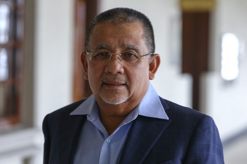 Federal court maintains Oct 29 hearing date for appeal against Isa Samad’s acquittal Former Felda chairman Tan Sri Mohd Isa Abdul Samad was acquitted of nine corruption charges. — Picture by Yusof Mat Isa