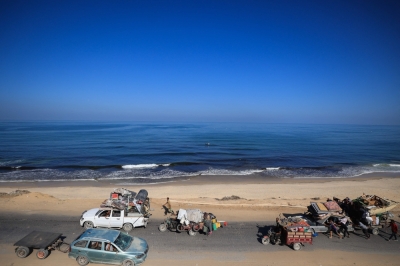 Life in Gaza’s ‘safe zone’: No tent, no water, and strikes that follow wherever they go Palestinians transport their belongings as they evacuate Gaza City towards southern areas of the coastal Gaza Strip, on September 11, 2025. — AFP pic