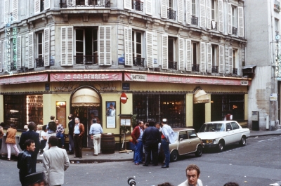 France says Palestinian authorities arrest suspect over 1982 antisemitic Paris attack This file picture shows people standing on August 11, 1982 in front of the Jo-Goldenberg restaurant in Paris, two days after it was devastated by an attack by gunmen that threw a grenade into the restaurant and shot at customers with sub-machine guns, killing six customers and injuring 22 others. — AFP pic
