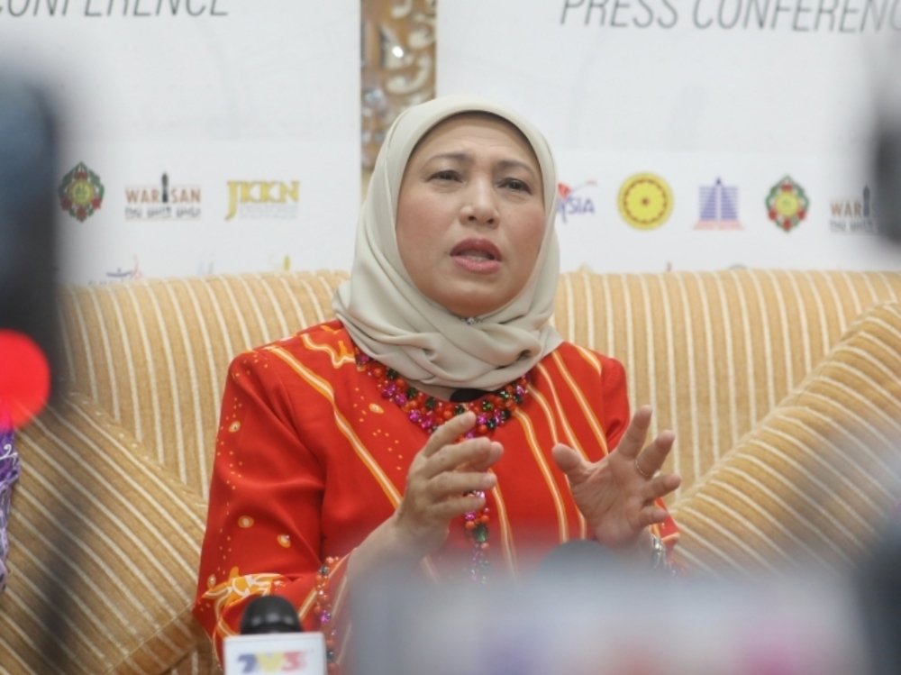 Nancy tells Chong to focus on Stampin constituents instead of politicising Santubong beer issue Nancy said the controversy over the use of ‘Santubong’ as a brand name for an alcoholic beverage ended when the company concerned agreed to withdraw the product from shelves. — The Borneo Post pic