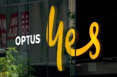 ‘Let Australians down’: Telco outage leaves three dead, triggers govt probe and public backlash This file photo taken on November 9, 2023 shows an illuminated sign displayed in the window of an outlet for the Australian communications company Optus in Sydney. — AFP pic