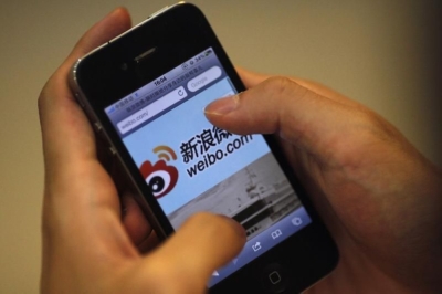 ‘Undesirable content’: China accuses Weibo and Kuaishou of damaging online ecosystem in latest crackdown China’s internet regulator said today it would take ‘disciplinary and punitive measures’ against popular apps Weibo and Kuaishou for highlighting celebrity news and ‘undesirable’ content, extending a crackdown on social media platforms. — Reuters pic
